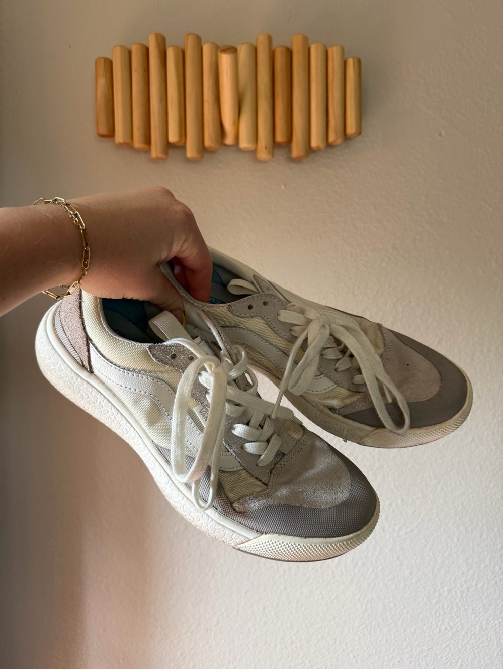 Vans Women's Low-Top Sneakers in White and Gray